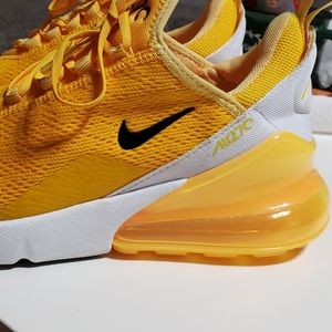 NIKE 270 University Gold